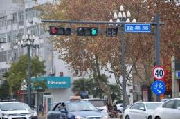 除了禮讓行人，交通信號(hào)燈路口還有“3大通行規(guī)則”！