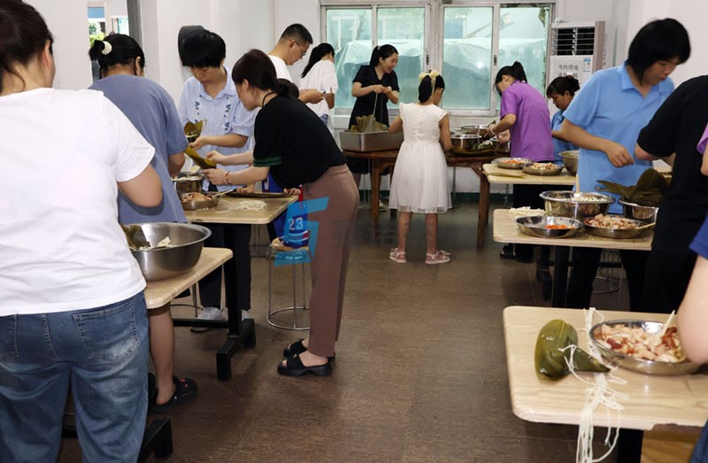 喜迎端午節，包粽子比賽